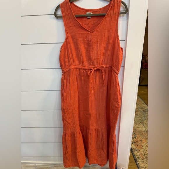 L.L. Bean Dresses & Skirts - L.L. Bean Cloud Gauze 100% Cotton Midi Dress
Size Medium